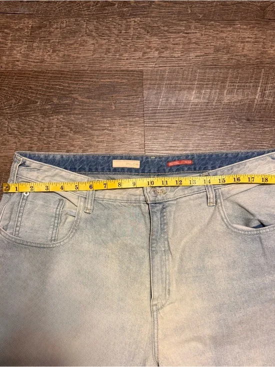 Anthro Pilcro Light Wash Wide-Leg Jeans with Frayed Hem Sz 16W - Picture 4 of 7